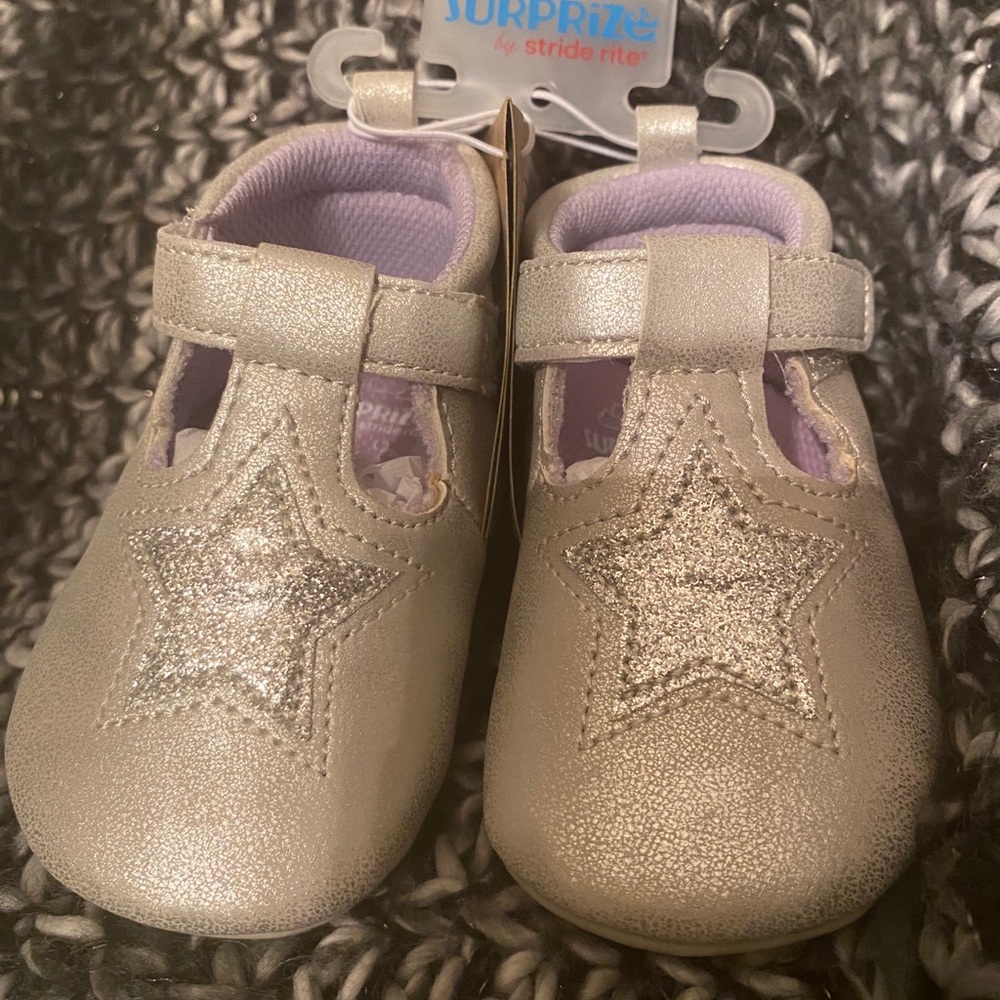 **New with Tags**Stride Rite Surprize HEIDI 6-12 M